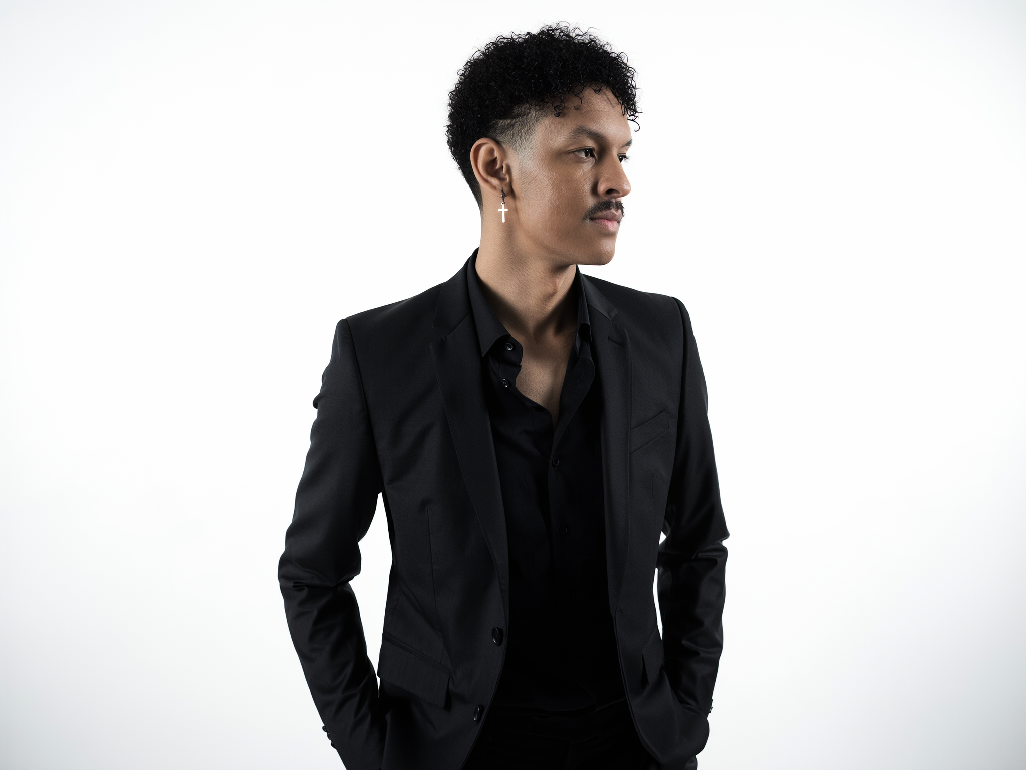 Danny Silvertone Signs Distribution Agreement with Edgewater Music Group and The Orchard