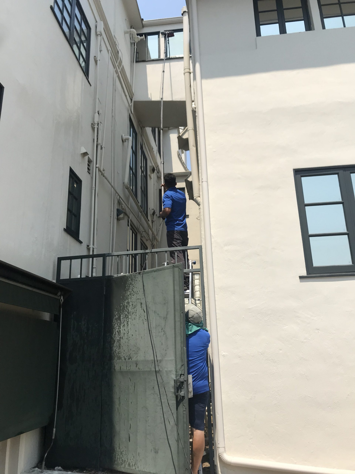 Curb Appeal Power Clean Shares the Best Time of the Year for Window Washing